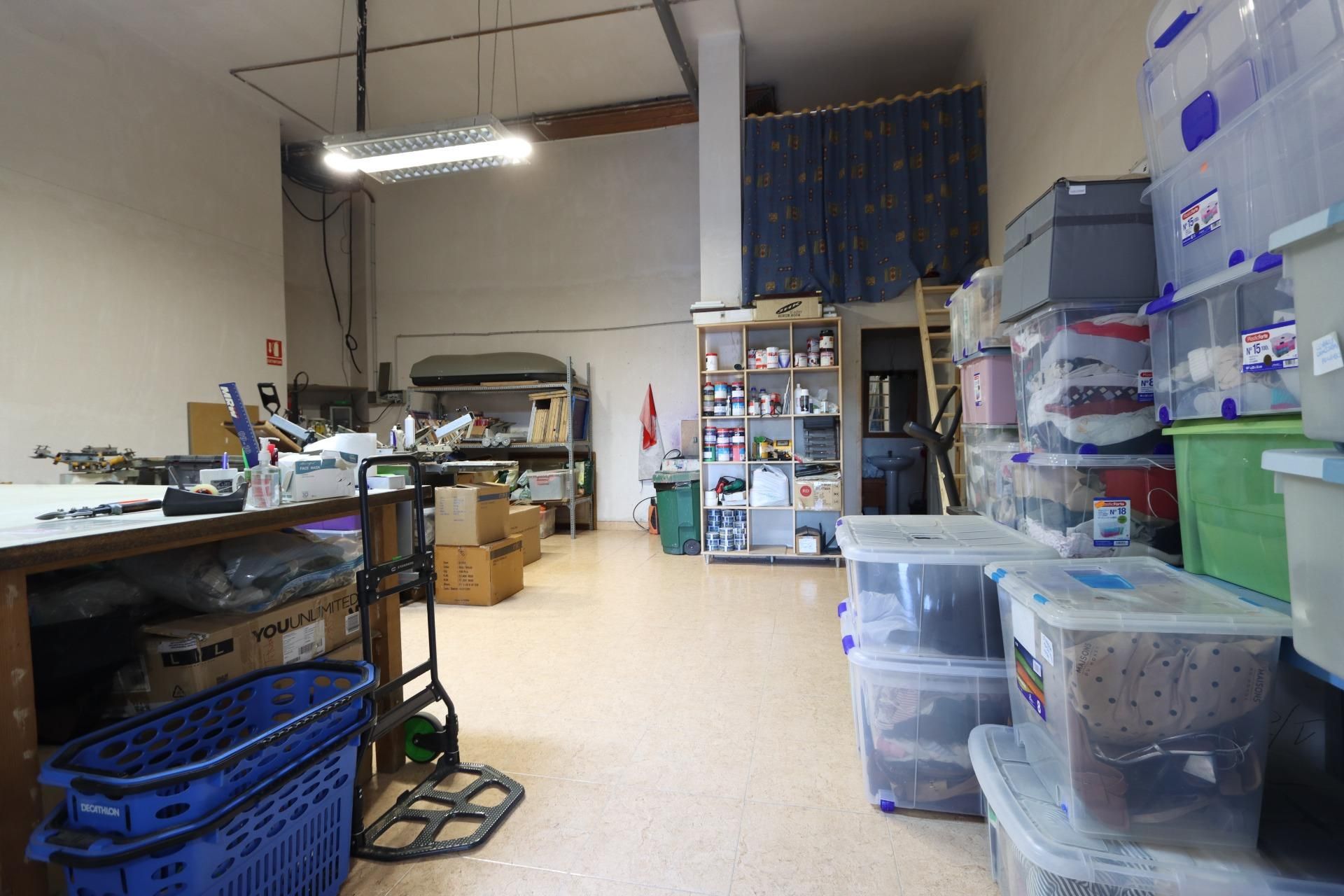 Premises for sale in La Pobla de Vallbona