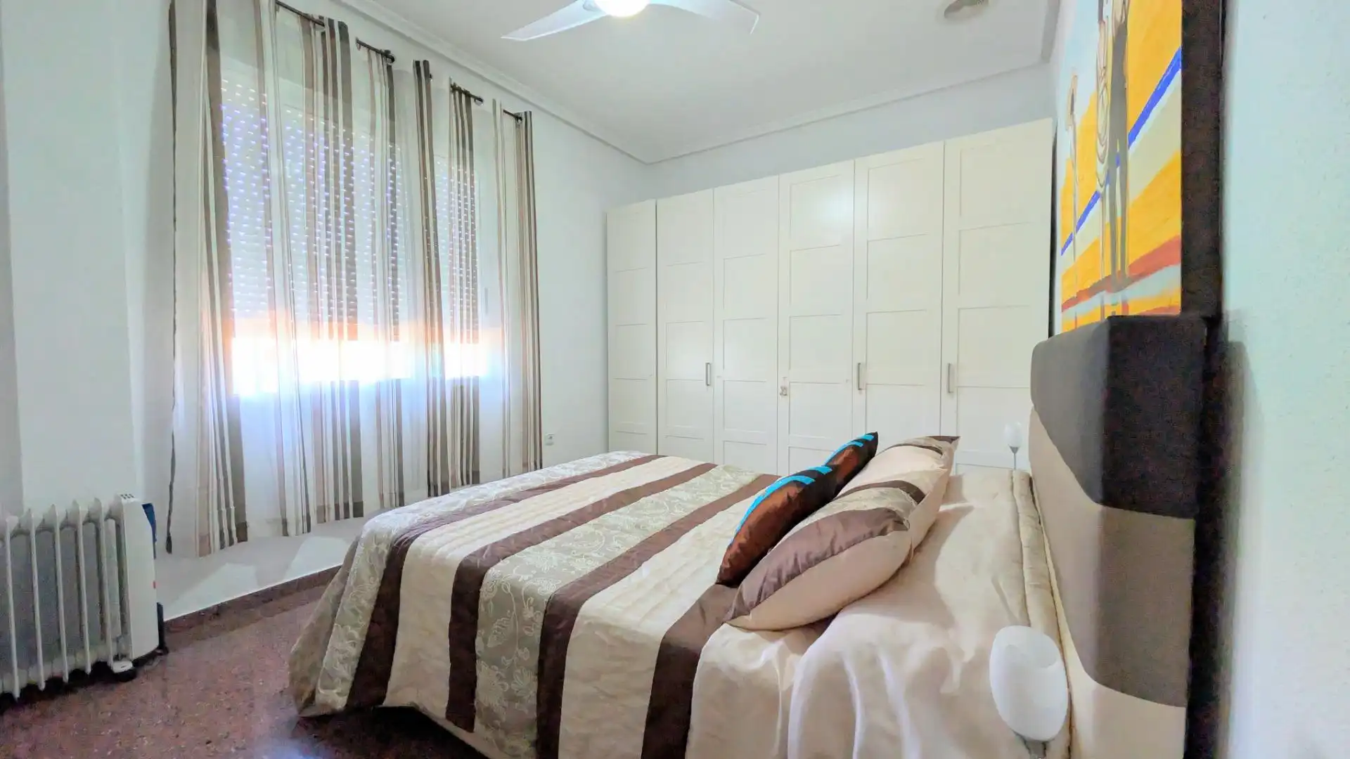 Dormitori de Casa o xalet en venda en Elche / Elx amb Aire condicionat, Calefacció i Jardí privat