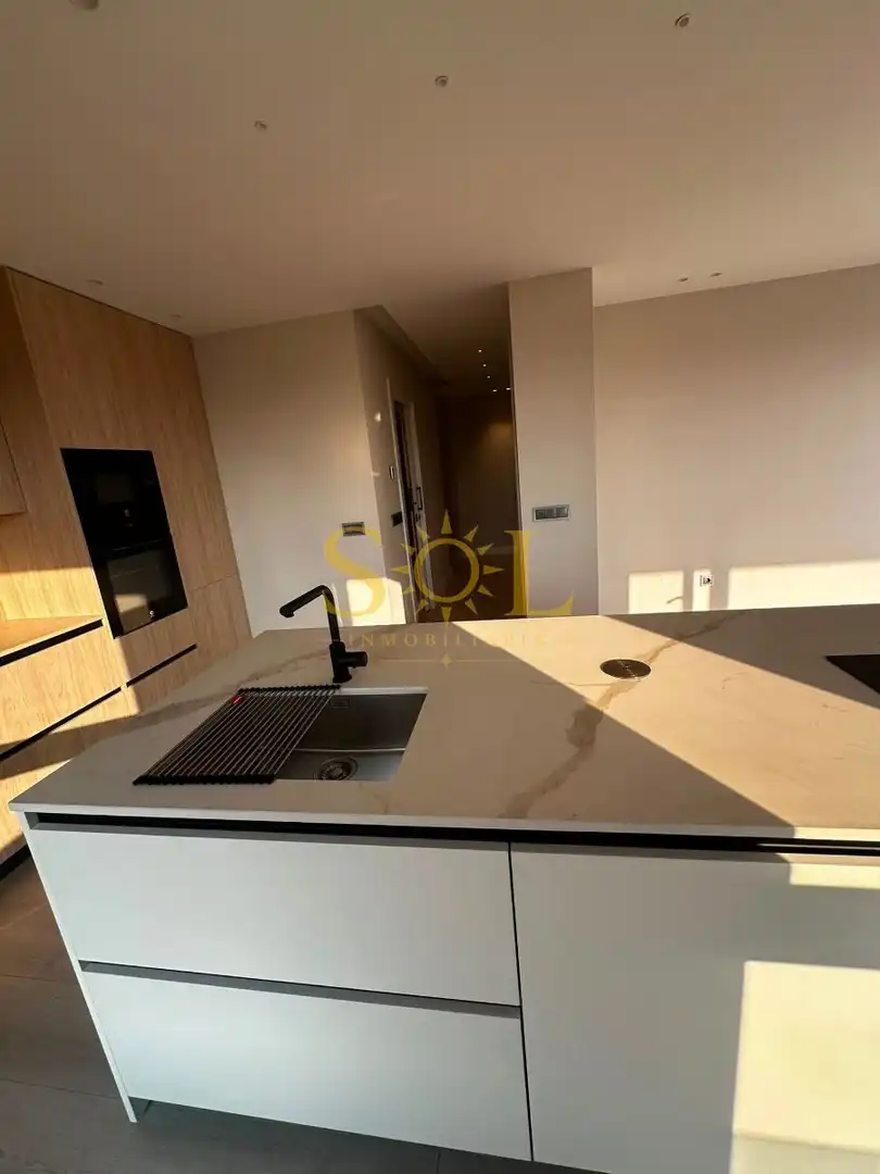 Küche von Wohnung zur Miete in León Capital  mit Klimaanlage, Heizung und Parkett