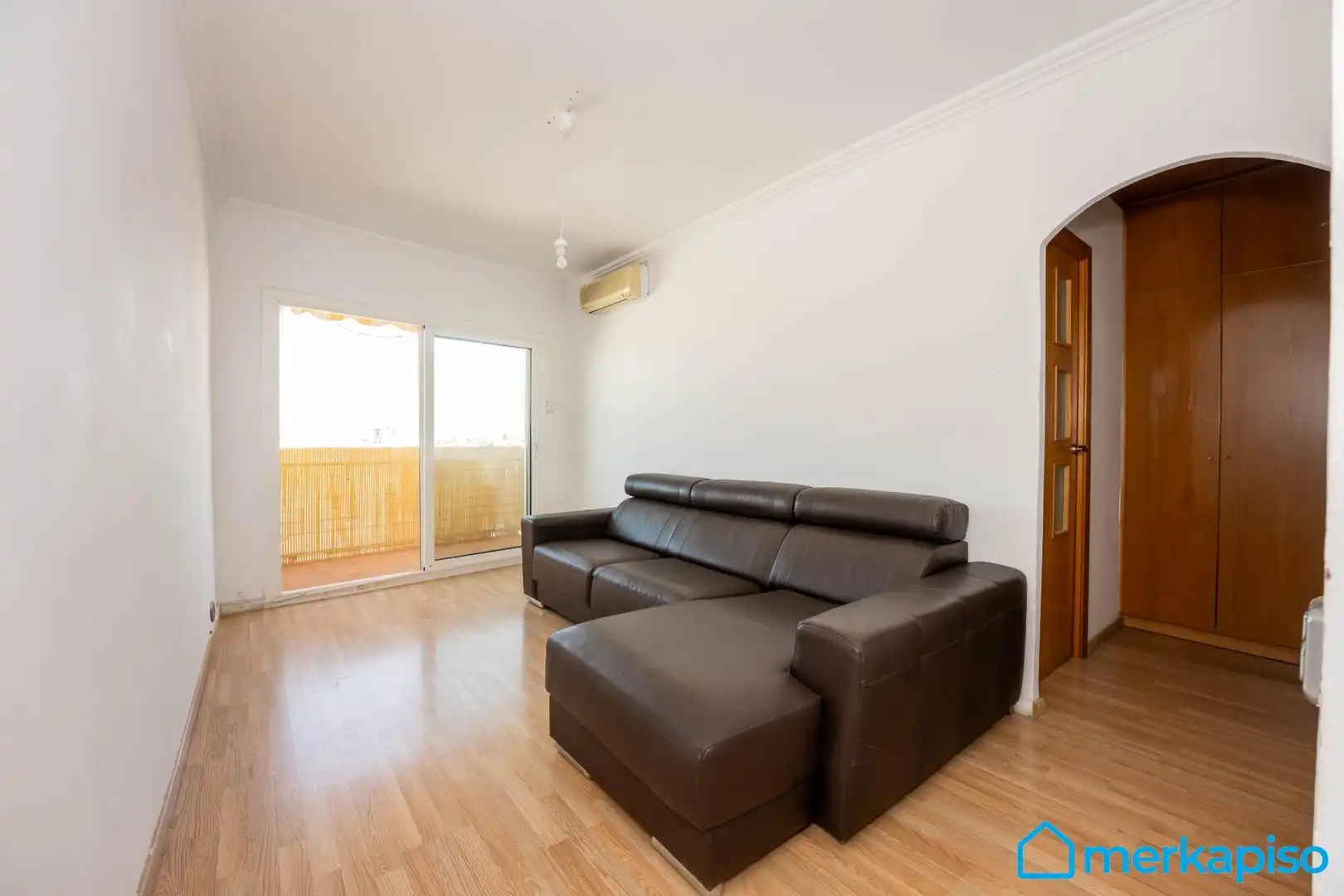 Sala d'estar de Àtic en venda en Viladecans amb Aire condicionat, Parquet i Balcó