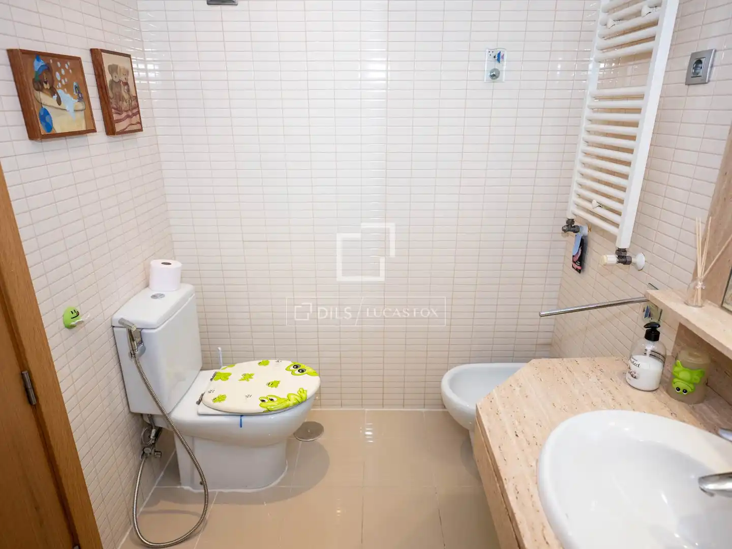 Bathroom of Flat for rent in Madrid  with Air Conditioner, Heating and Private garden