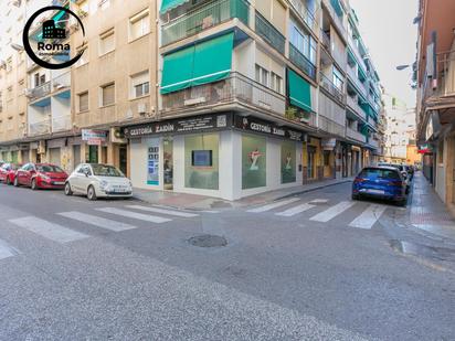 Vista exterior de Pis en venda en  Granada Capital amb Parquet i Balcó