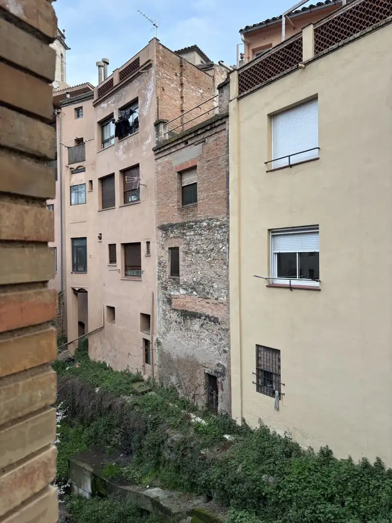 Vista exterior de Casa adosada en venda en Centelles amb Terrassa, Traster i Balcó