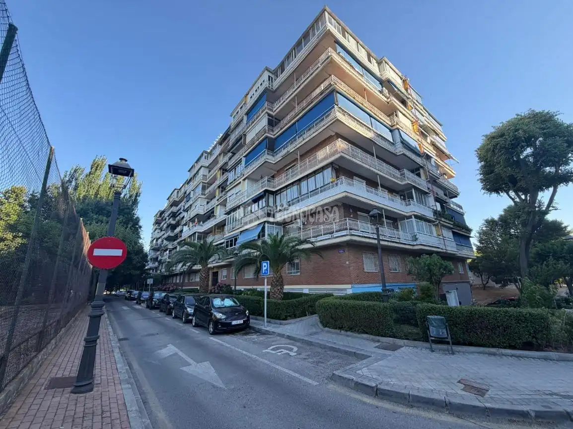 Vista exterior de Pis en venda en Móstoles