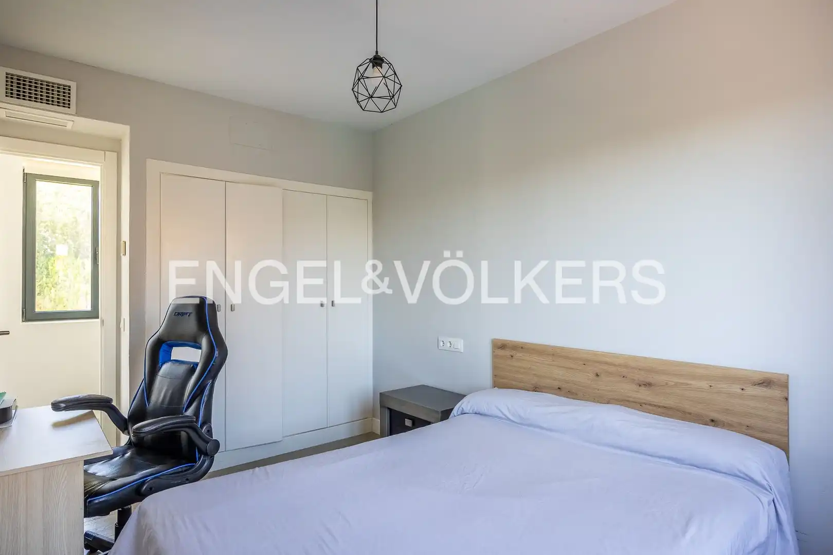 Habitación de Casa o chalet en venta en Dos Hermanas con Aire acondicionado, Calefacción y Jardín privado