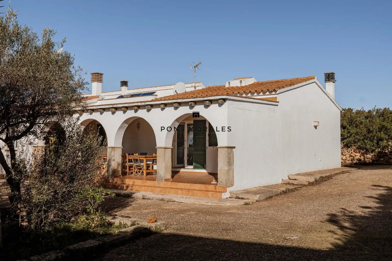 Vista exterior de Finca rústica en venda en Ciutadella de Menorca amb Calefacció, Terrassa i Traster