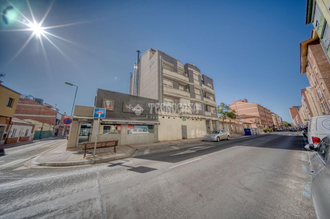 Vista exterior de Local en venta en Valladolid Capital
