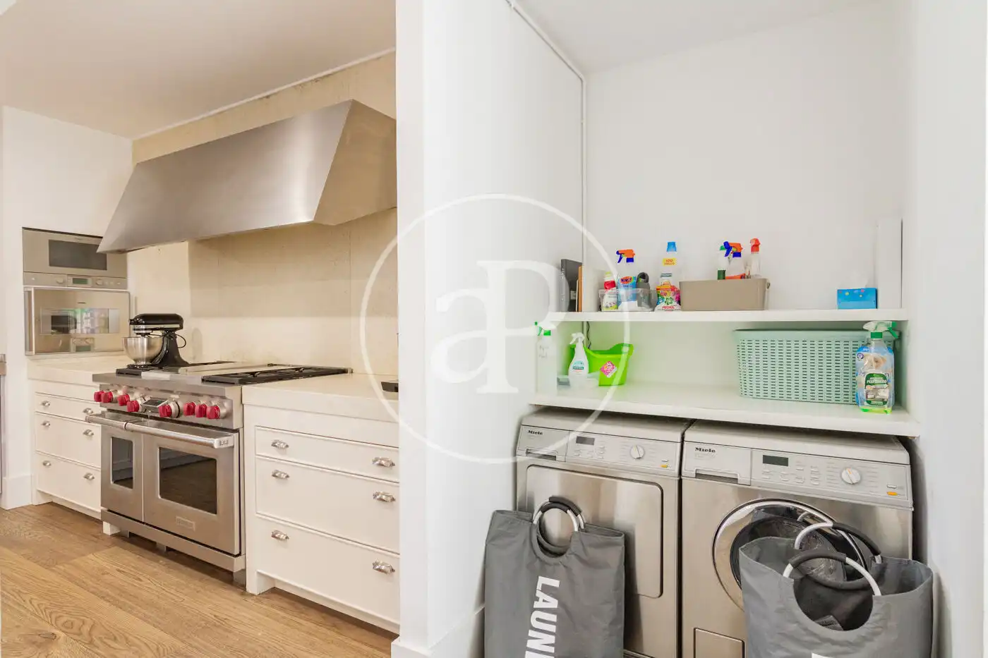 Cocina de Ático en venta en Madrid con Aire acondicionado, Calefacción y Jardín privado