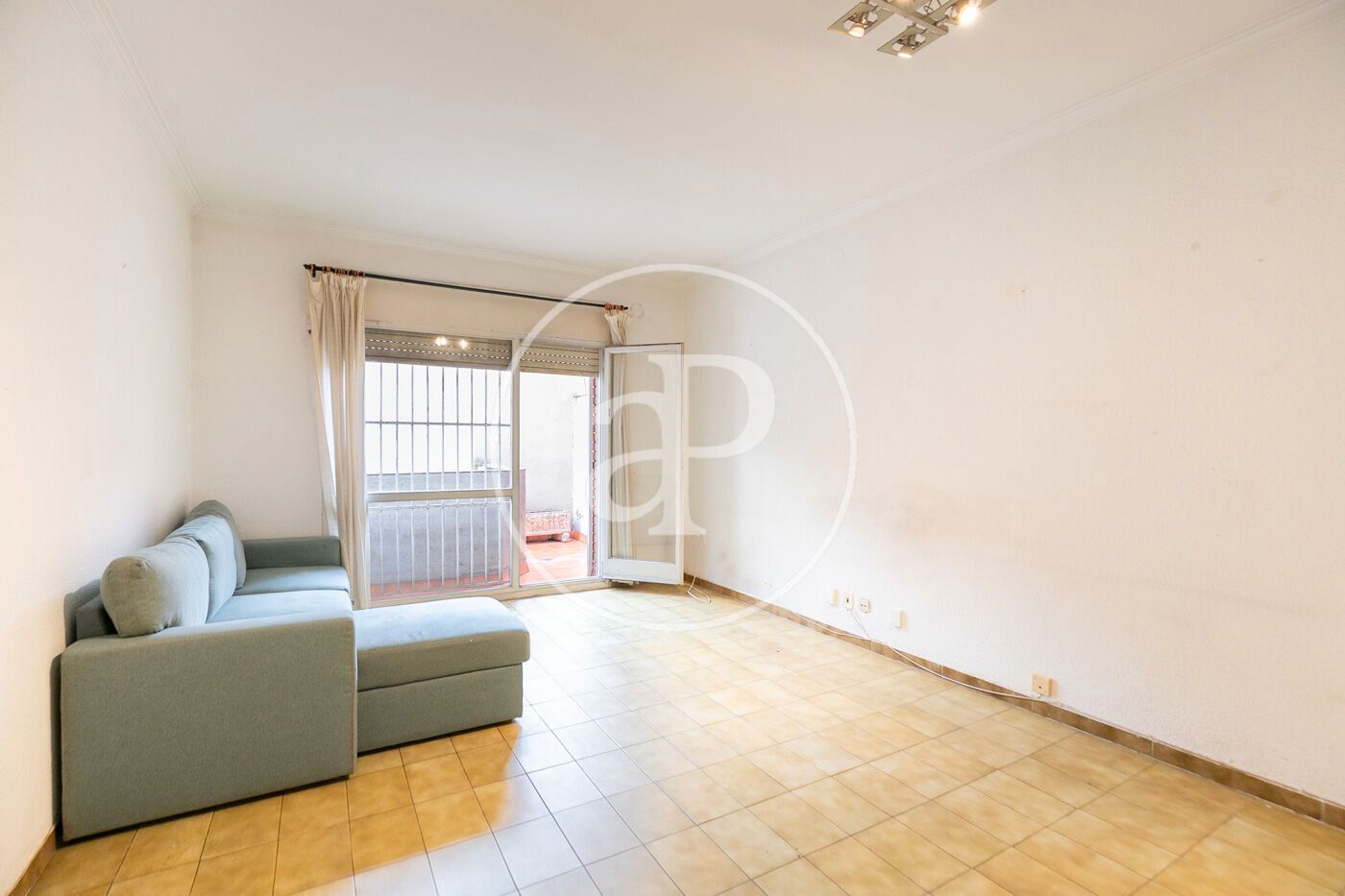 Exterior view of Flat for sale in  Barcelona Capital  with Heating