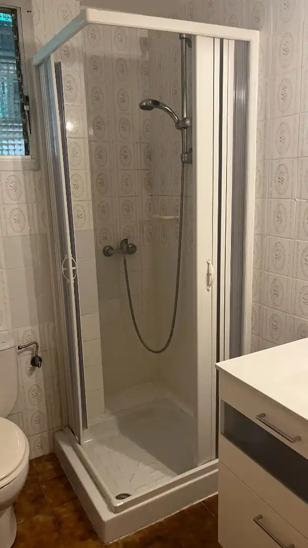Badezimmer von Wohnung zum Verkauf in Valencia mit Klimaanlage, Terrasse und Möbliert