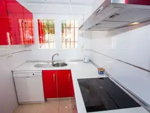 Cuina de Casa o xalet de lloguer en Almuñécar amb Aire condicionat, Jardí privat i Terrassa