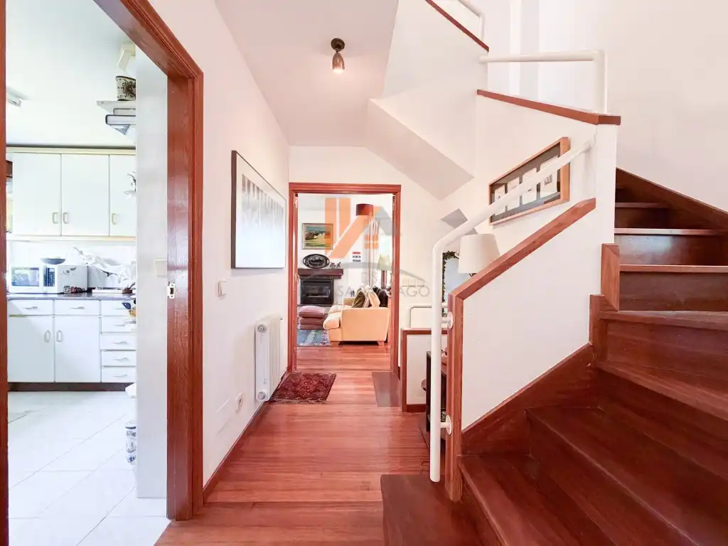 Casa adosada en venta en Brión con Jardín privado, Trastero y Horno