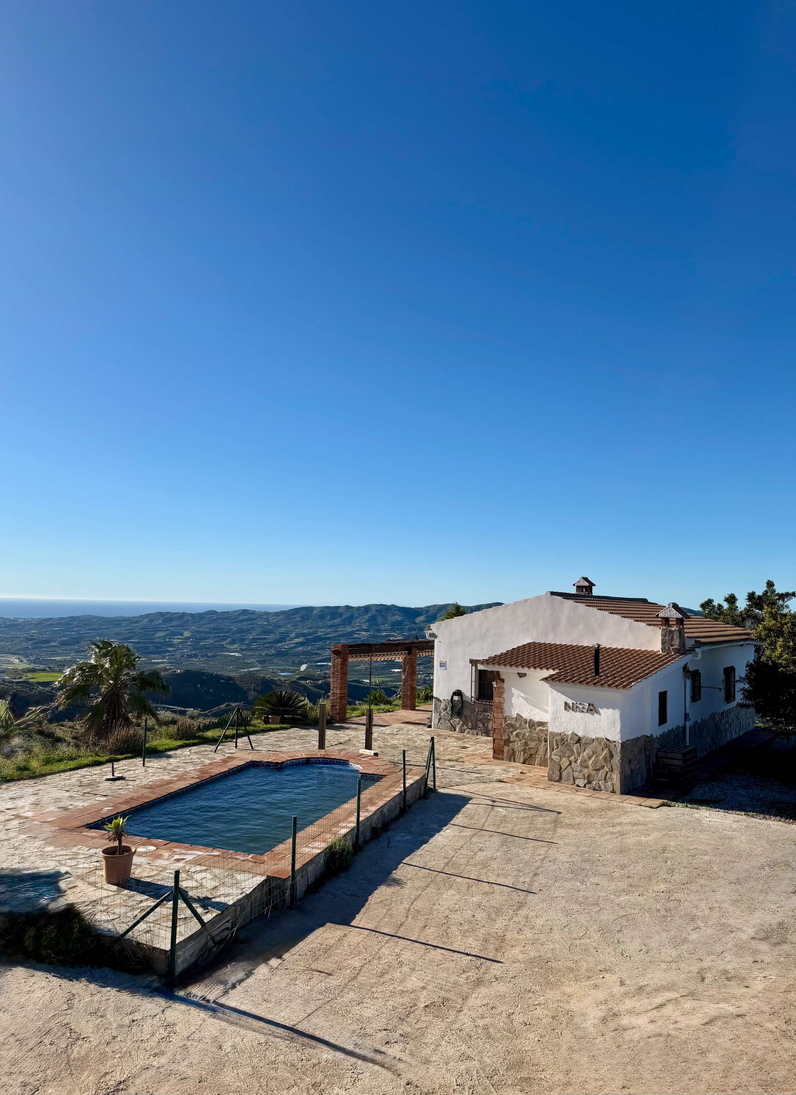 Vista exterior de Casa o chalet en venta en Vélez-Málaga con Piscina