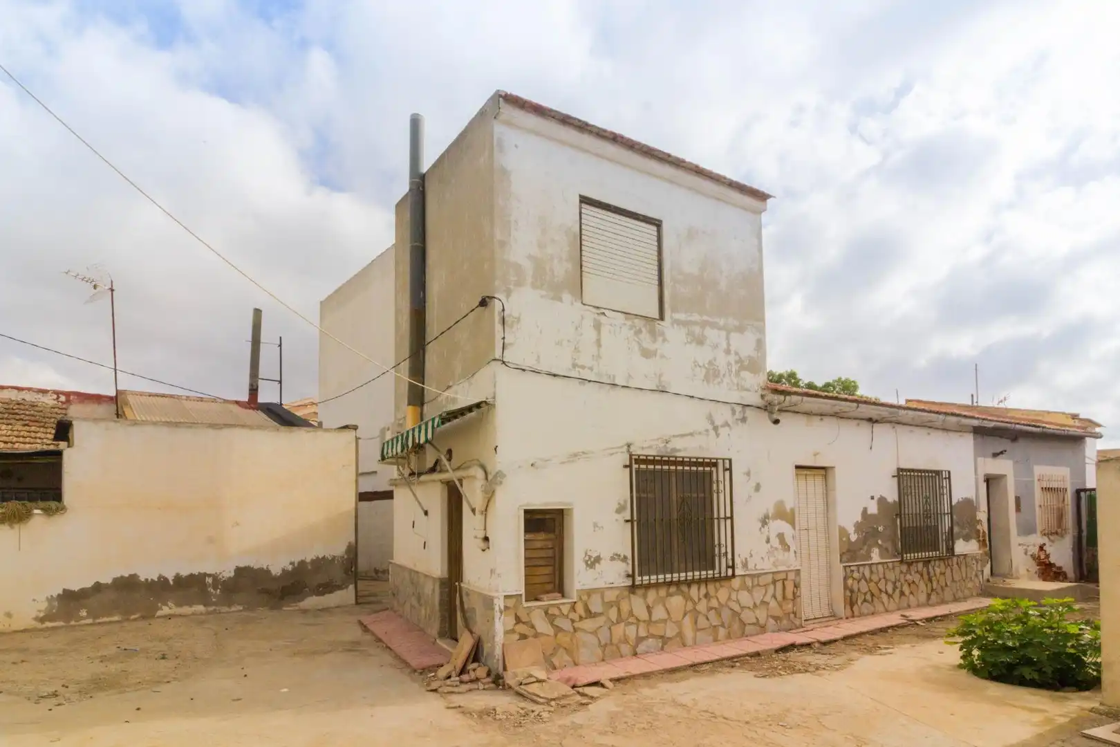 Außenansicht von Country house zum Verkauf in Orihuela mit Terrasse