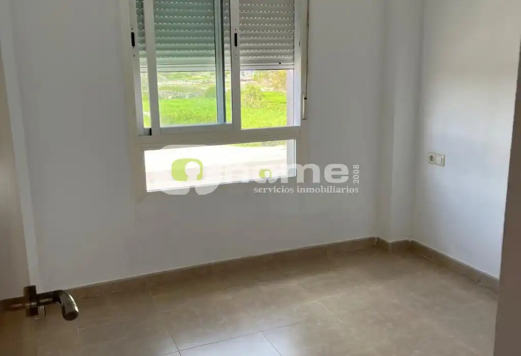 Adossat amb jardí en venda a Avenida Argusino 19, imagen 8