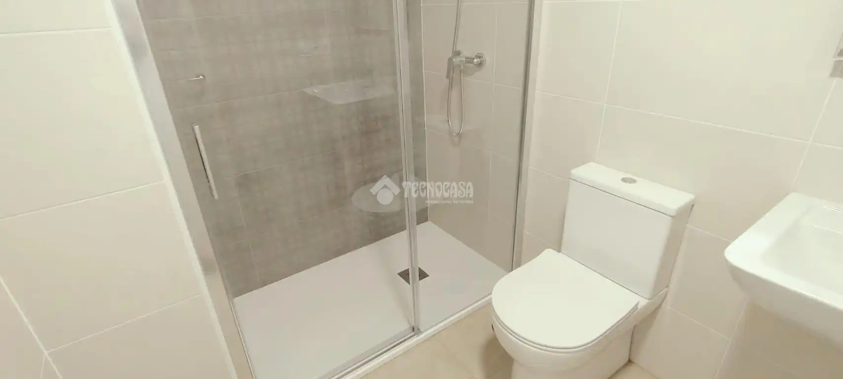 Bathroom of Flat for rent in La Rinconada  with Air Conditioner