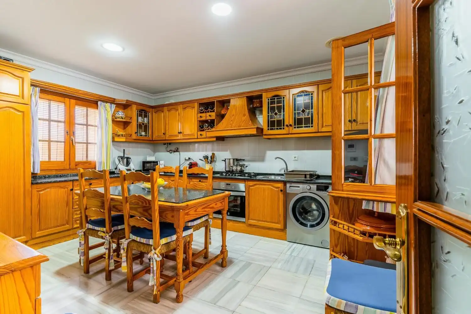 Kitchen of Houses for sale in Chiclana de la Frontera  with Air Conditioner, Private garden and Storage room