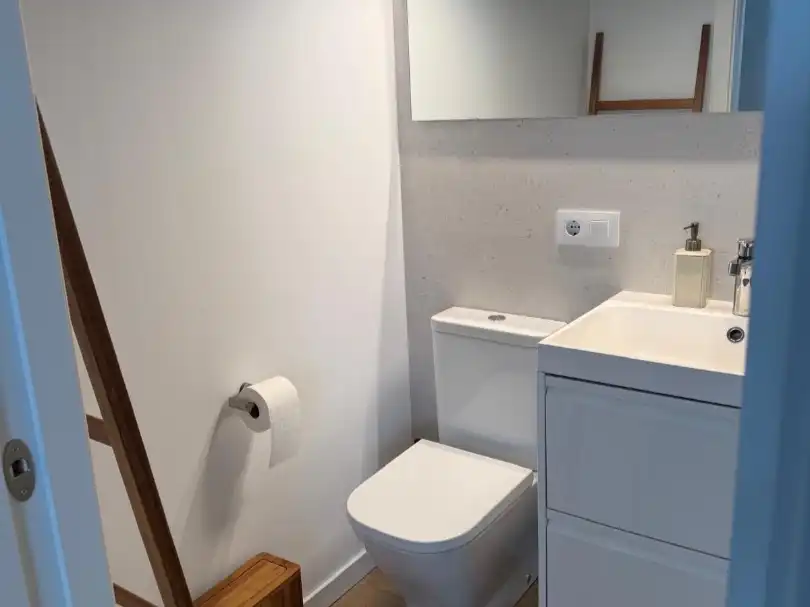 Badezimmer von Wohnung zum Verkauf in  Sevilla Capital mit Klimaanlage und Balkon