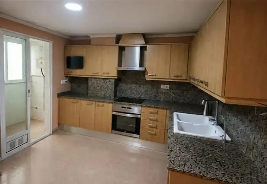 Flat for sale in Calle ENRIC VALOR, País Valencià