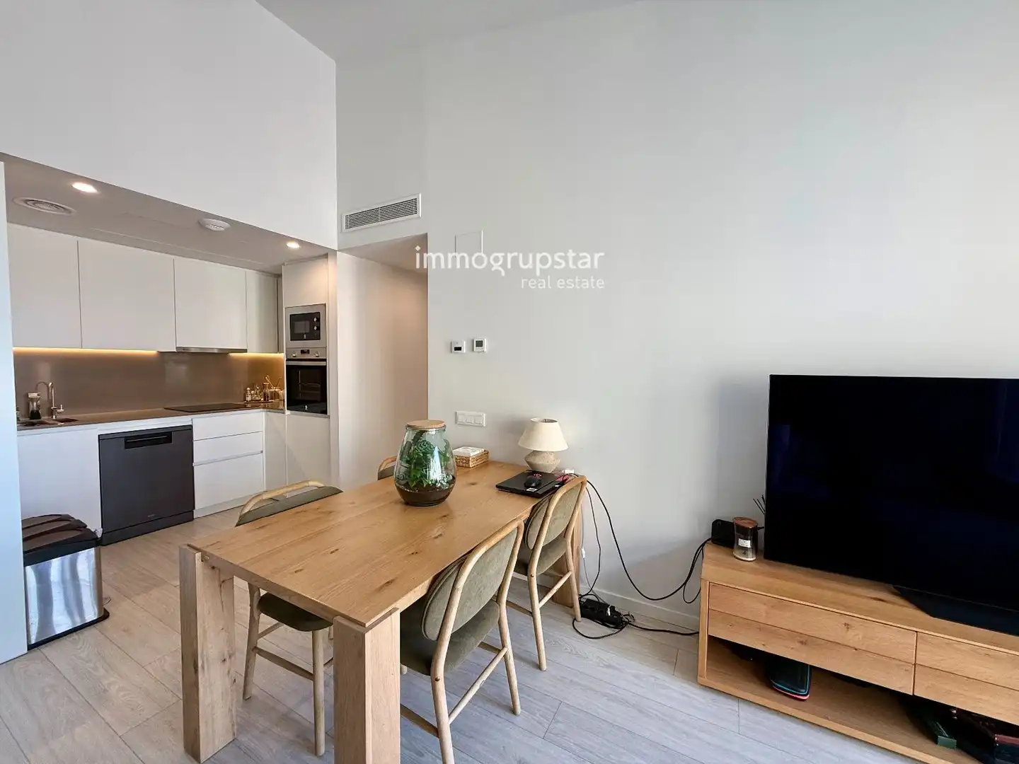 Attic for sale in Santiago, 22, Eixample Sud – Migdia