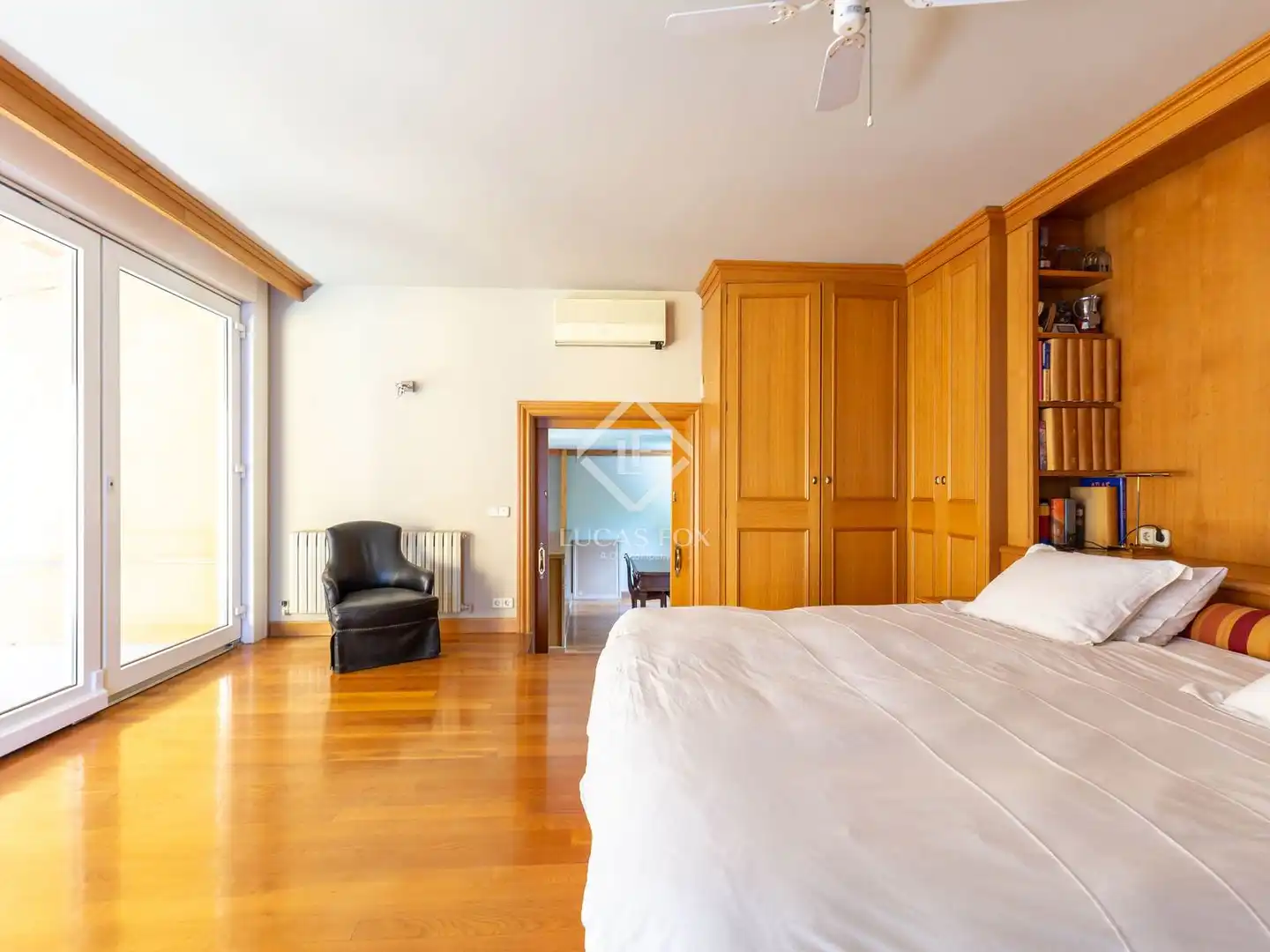 Bedroom of Houses for sale in Esplugues de Llobregat  with Air Conditioner, Heating and Private garden