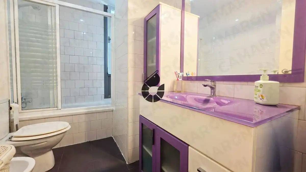 Bathroom of Flat for sale in Mairena del Aljarafe  with Air Conditioner and Storage room