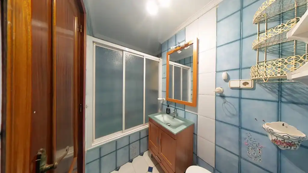 Baño de Apartamento en venta en Vélez-Málaga con Amueblado
