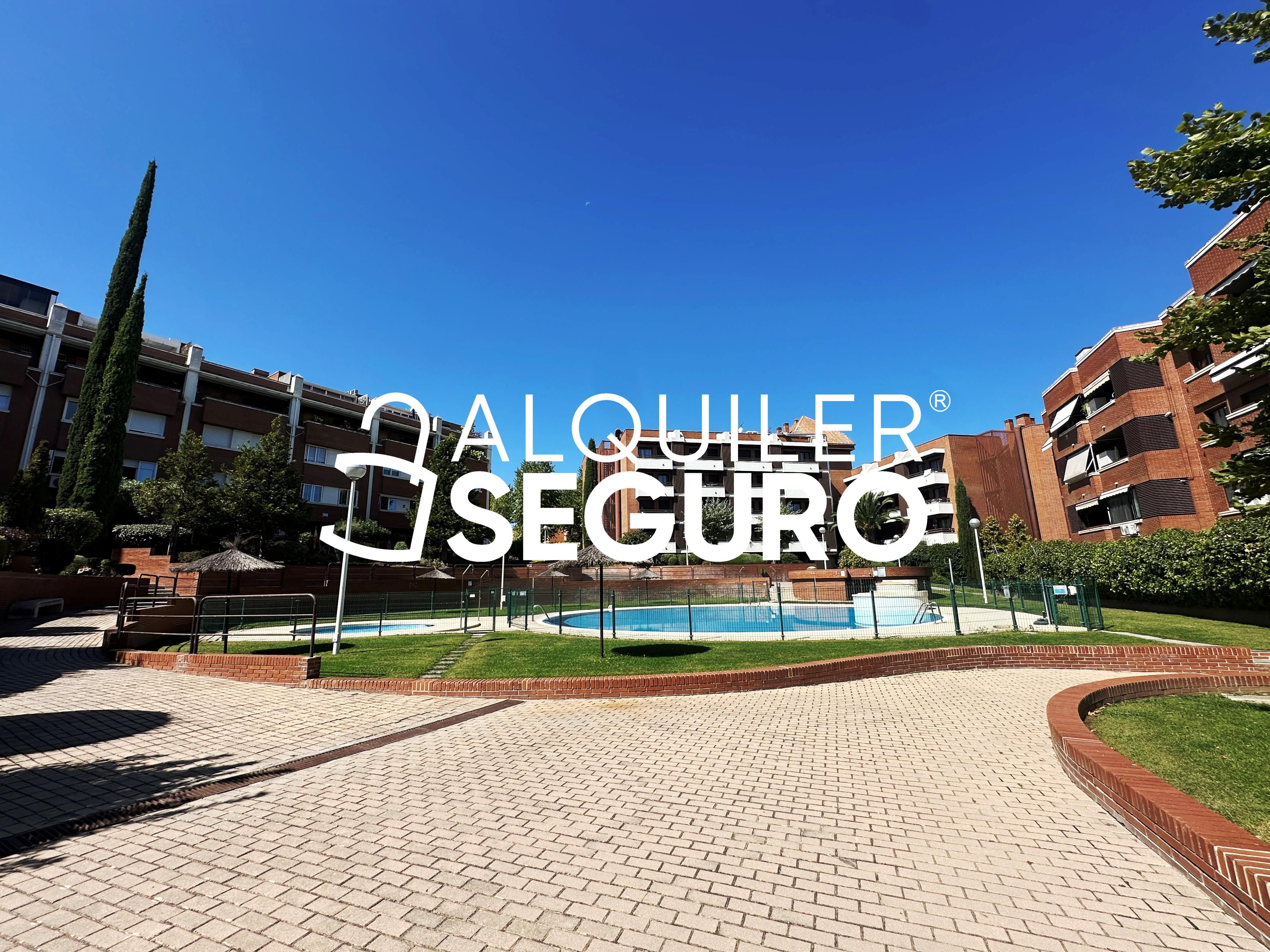 Vista exterior de Pis de lloguer en Pozuelo de Alarcón amb Calefacció, Traster i Piscina