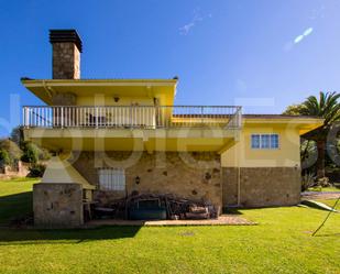 Vista exterior de Casa o xalet en venda en Gijón  amb Calefacció, Parquet i Terrassa