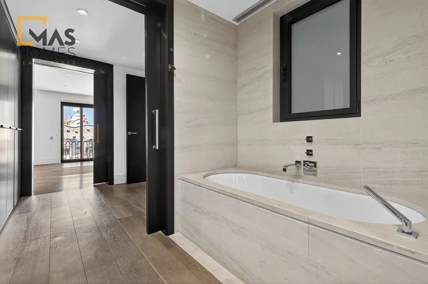 Bathroom of Flat for sale in Barcelona  with Air Conditioner, Heating and Oven