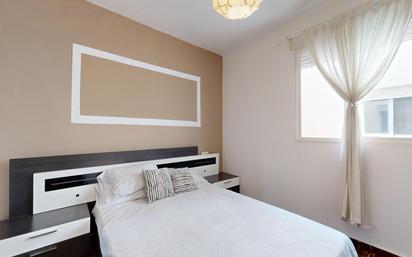 Bedroom of Flat for sale in Torrent  with Balcony