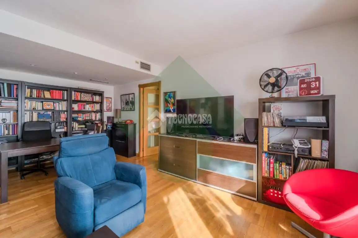 Living room of Flat for sale in Madrid  with Air Conditioner, Heating and Terrace