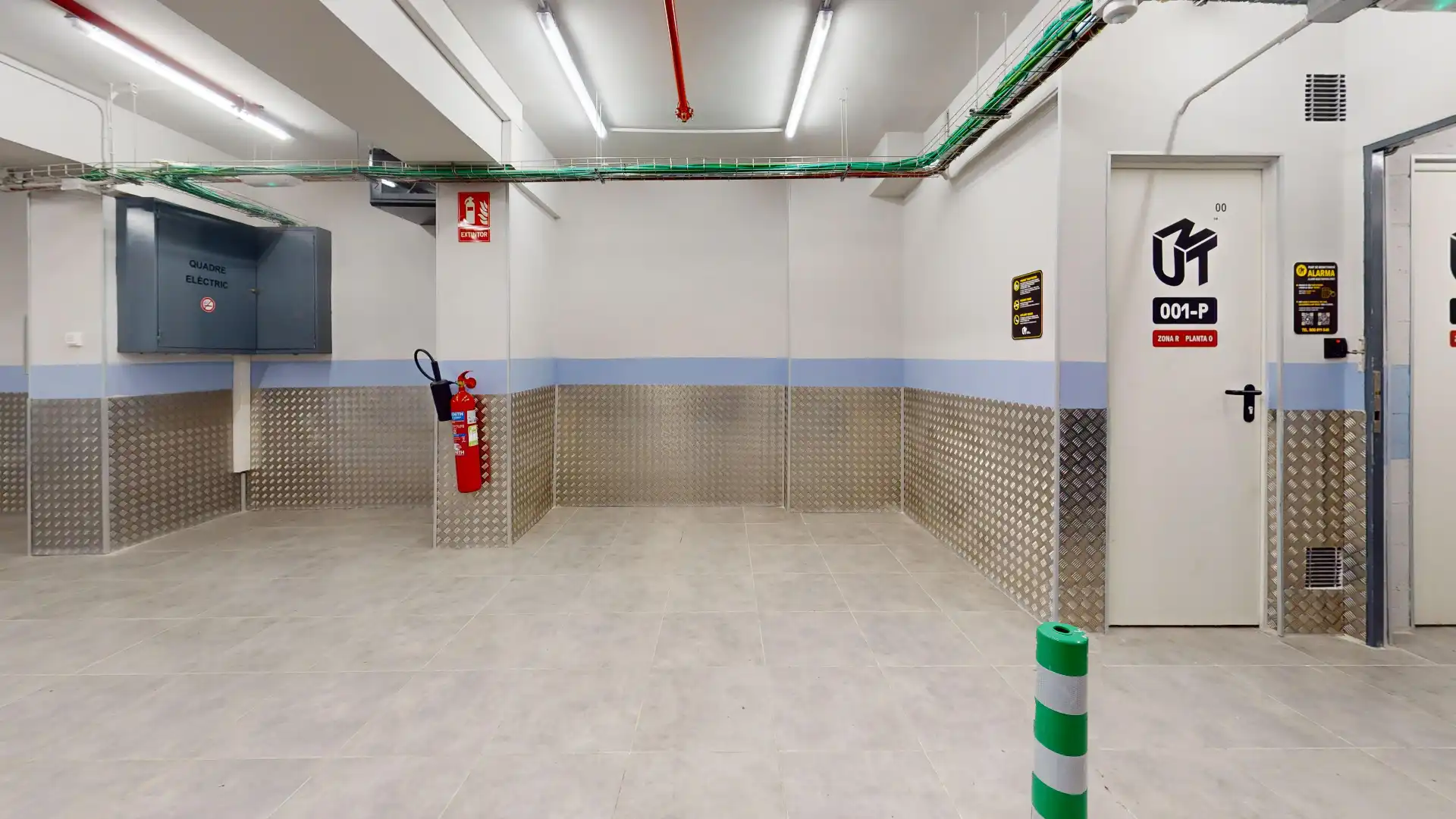 Aparcament de Traster de lloguer en Barcelona amb Alarma