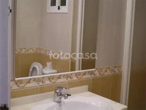 Bathroom of Flat for rent in Valencia  with Air Conditioner, Furnished and Oven