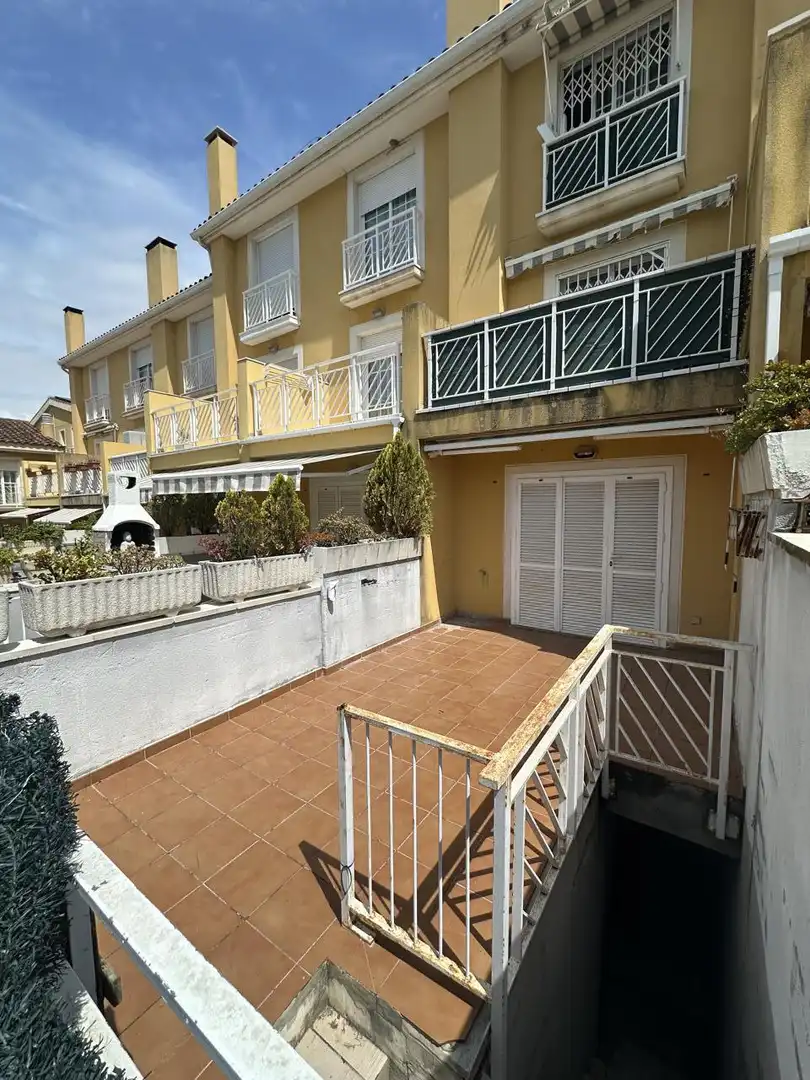Semi-detached house with pool for sale in Camí de Ferran, imagen 8