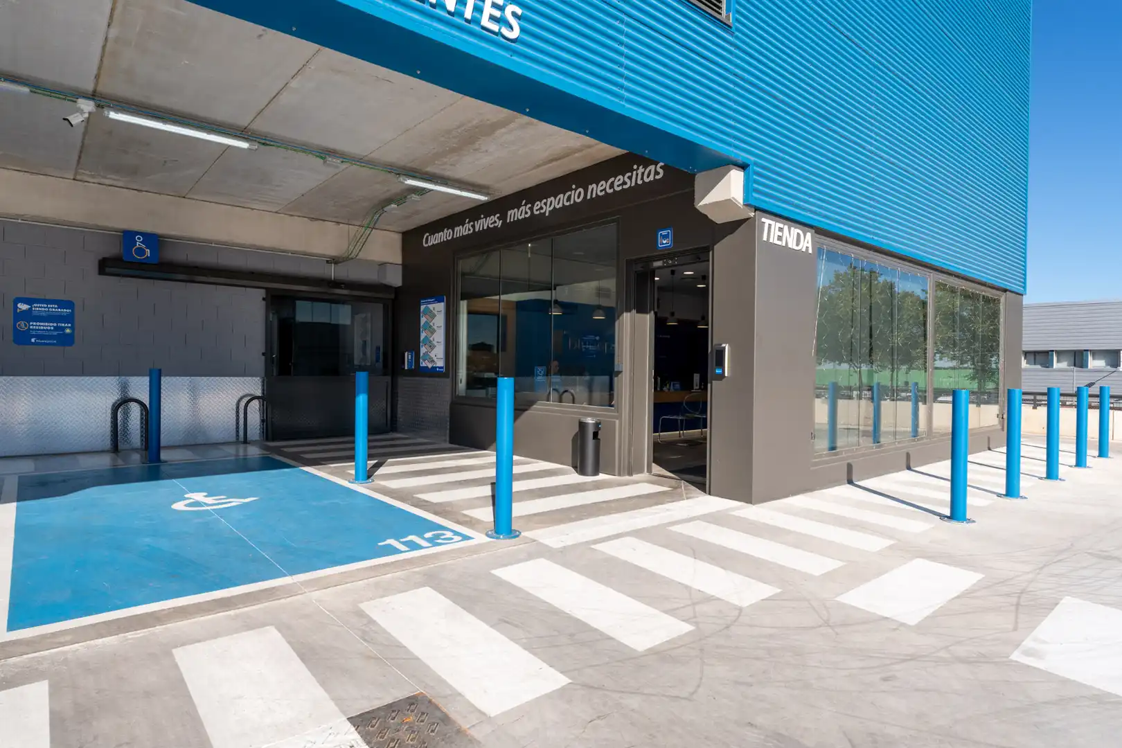 Außenansicht von Lagerraum zur Miete in Alcorcón mit Alarm