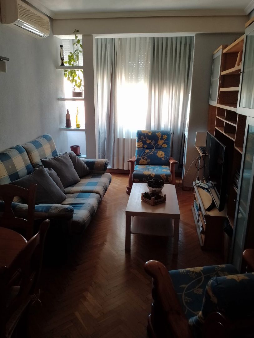 Sala d'estar de Pis de lloguer en  Madrid Capital amb Aire condicionat, Calefacció i Parquet