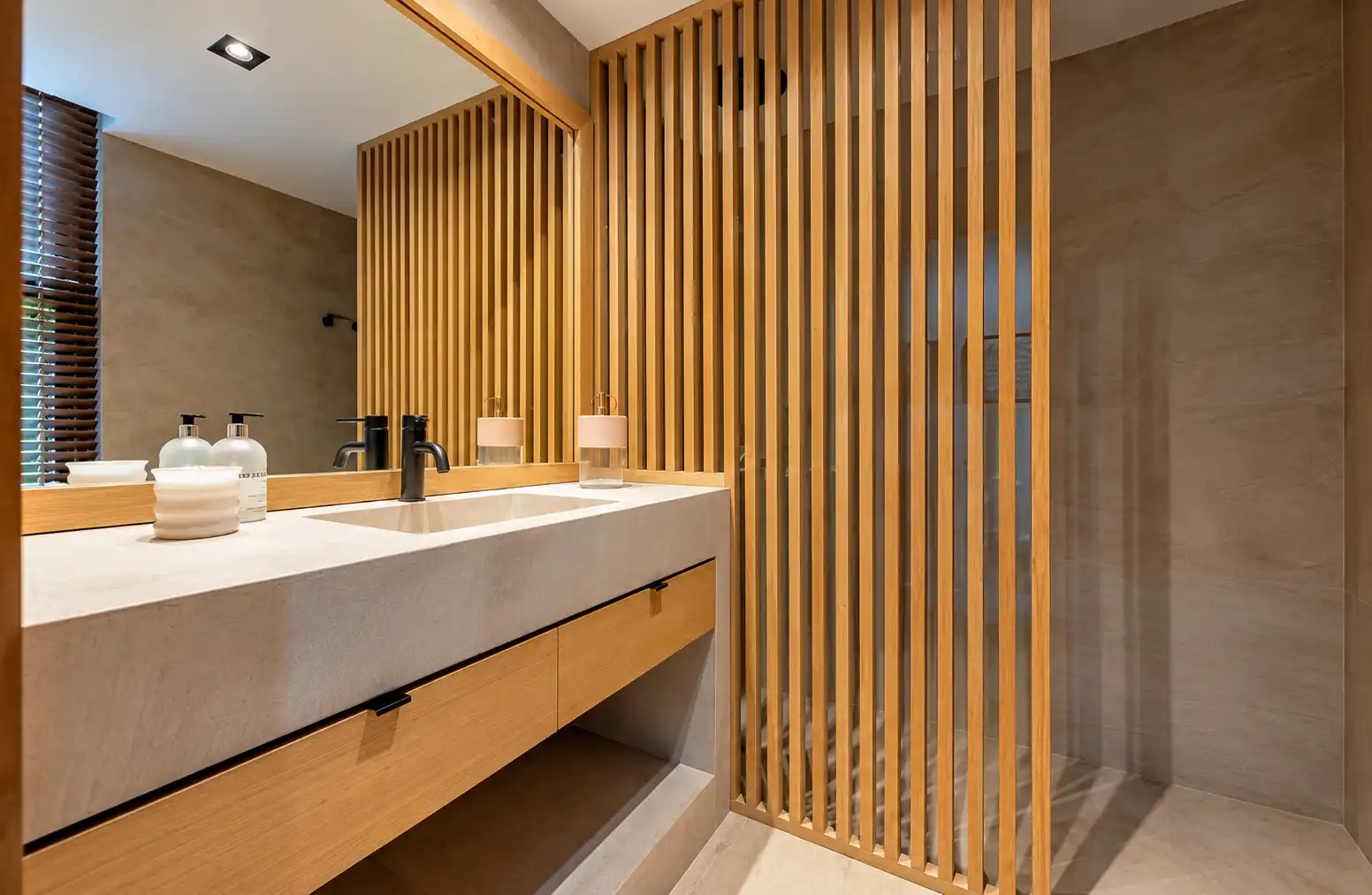 Bathroom of Houses for sale in Torre en Conill - Cumbres de San Antonio 