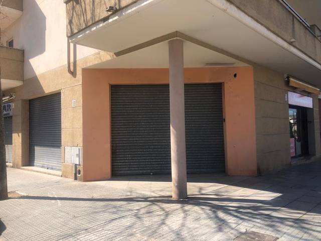 Local comercial en Alquiler en Palau-solità i Plegamans