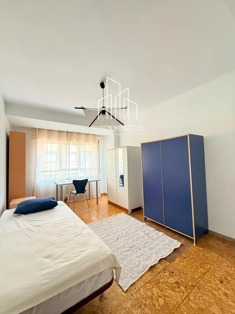 Schlafzimmer von Wohnung zur Miete in Salamanca mit Heizung, Terrasse und Möbliert