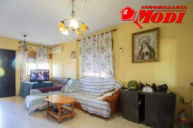 Sala d'estar de Casa o xalet en venda en Moraleda de Zafayona amb Aire condicionat i Piscina