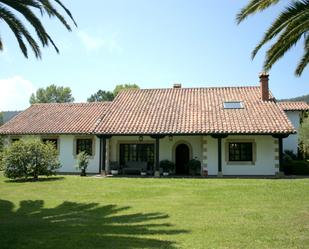 Vista exterior de Casa o xalet en venda en Escalante amb Piscina