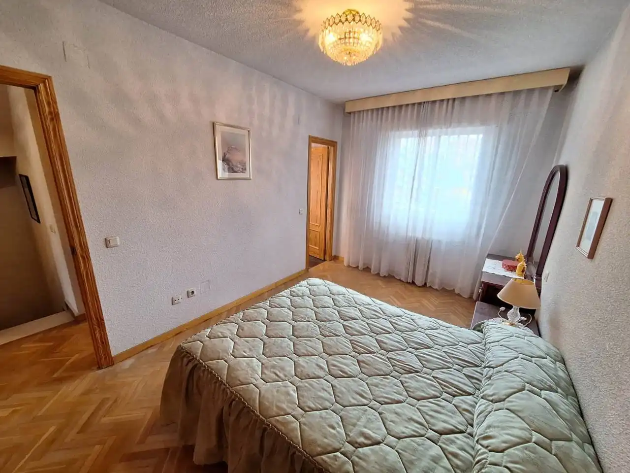 Dormitori de Casa adosada en venda en Fuenlabrada amb Calefacció i Jardí privat