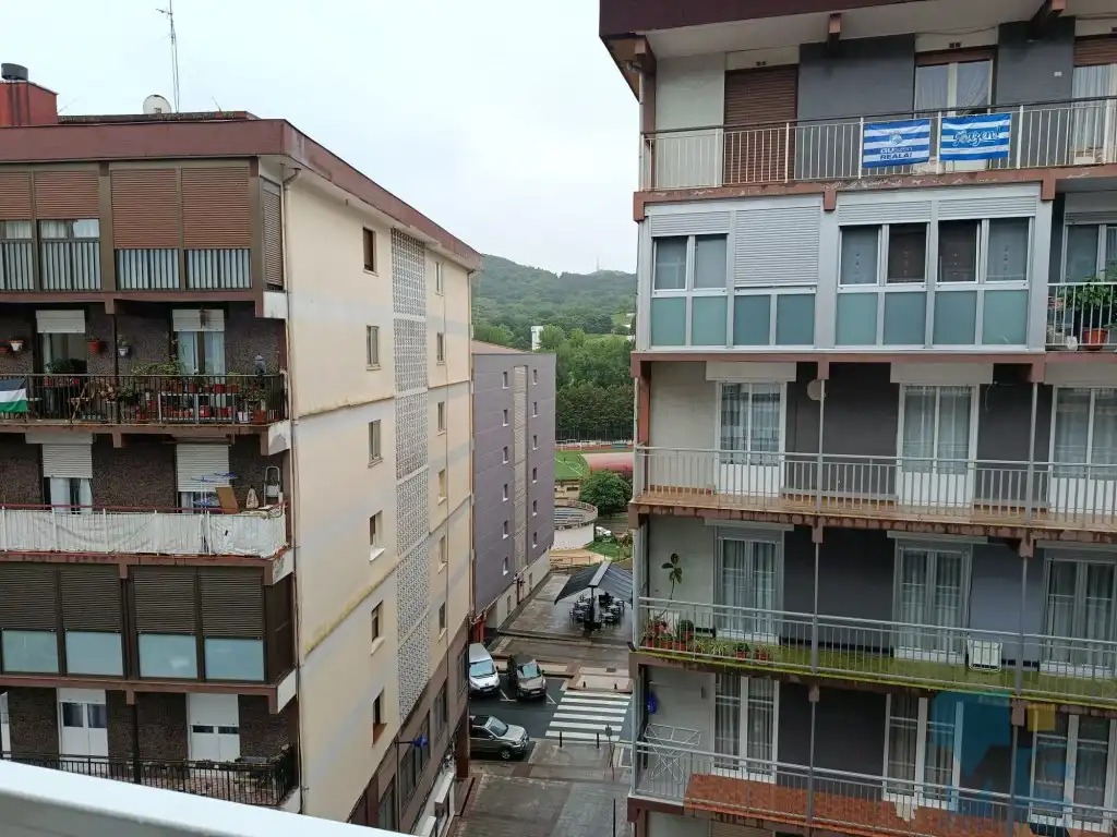 Vista exterior de Piso en venta en Errenteria con Amueblado y Balcón