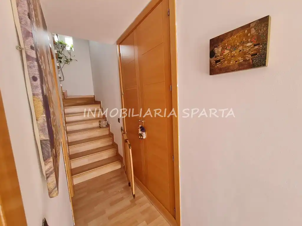 Casa adosada en venda en Santiponce amb Aire condicionat, Parquet i Terrassa