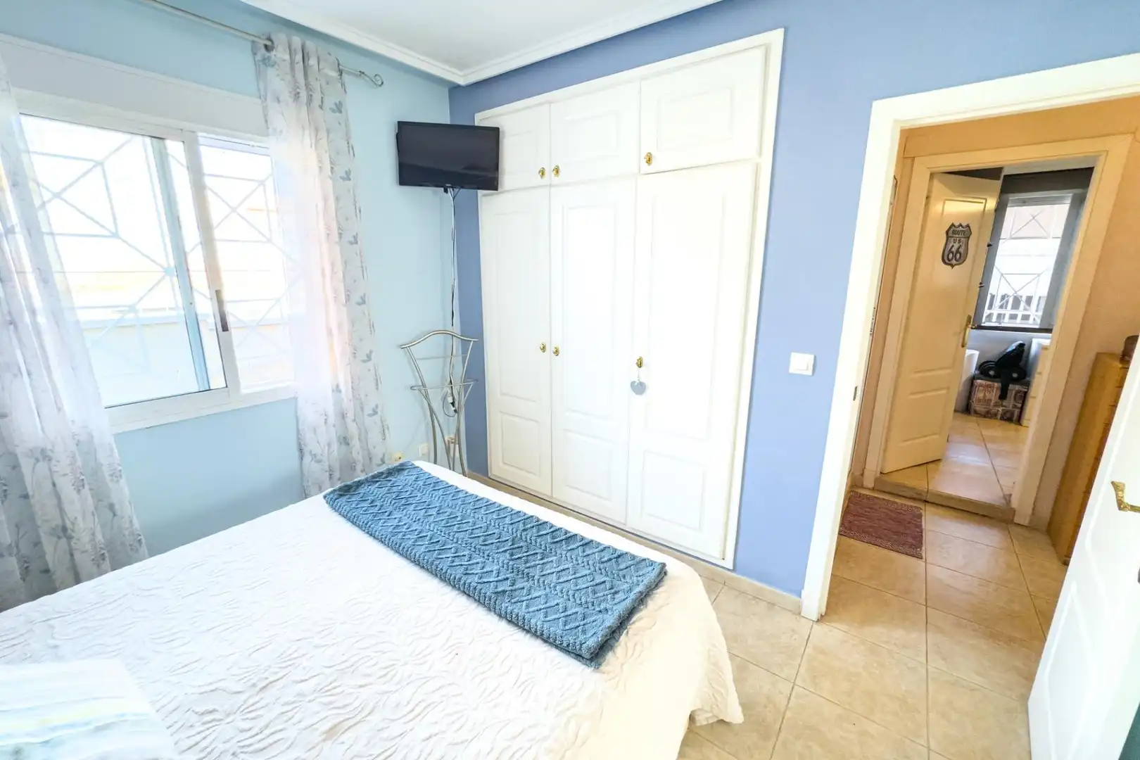 Dormitori de Casa adosada en venda en Torrevieja amb Aire condicionat, Jardí privat i Terrassa
