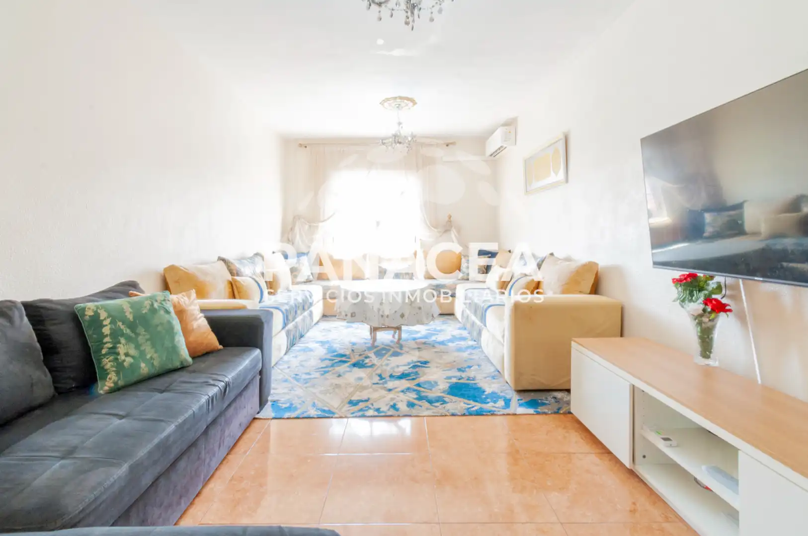 Habitación de Piso en venta en Vícar con Amueblado, Microondas y TV