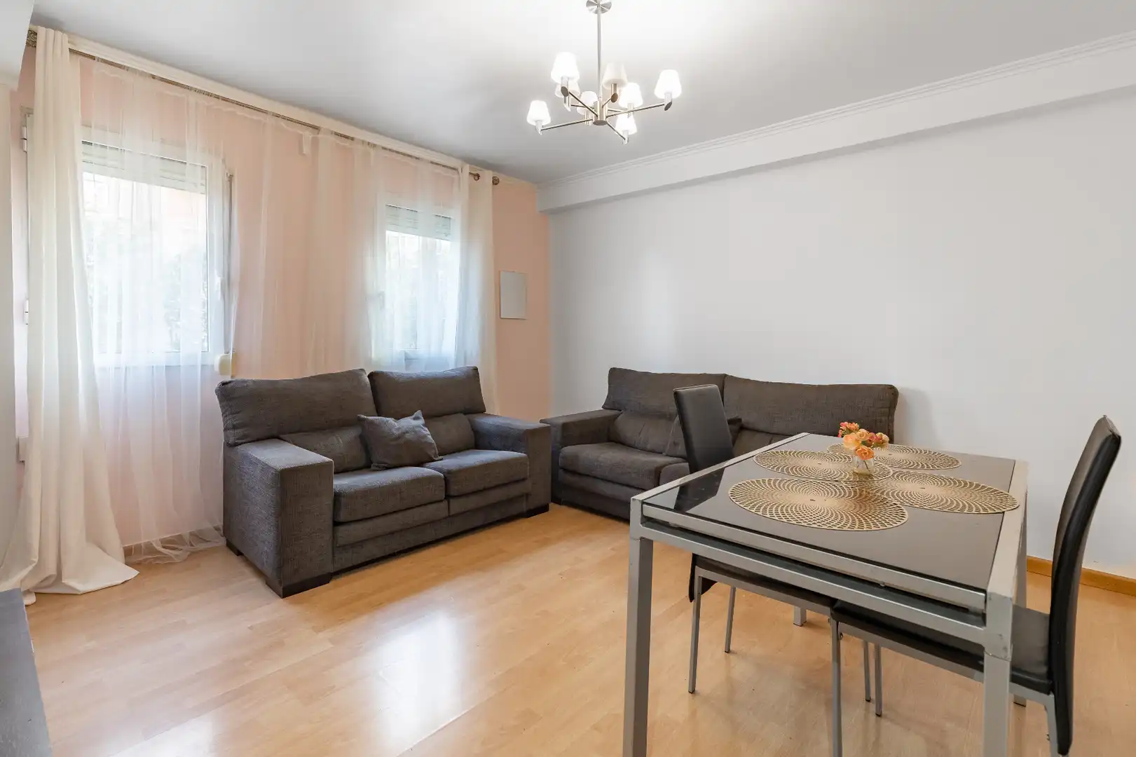 Sala d'estar de Pis en venda en Valencia amb Aire condicionat, Parquet i Moblat