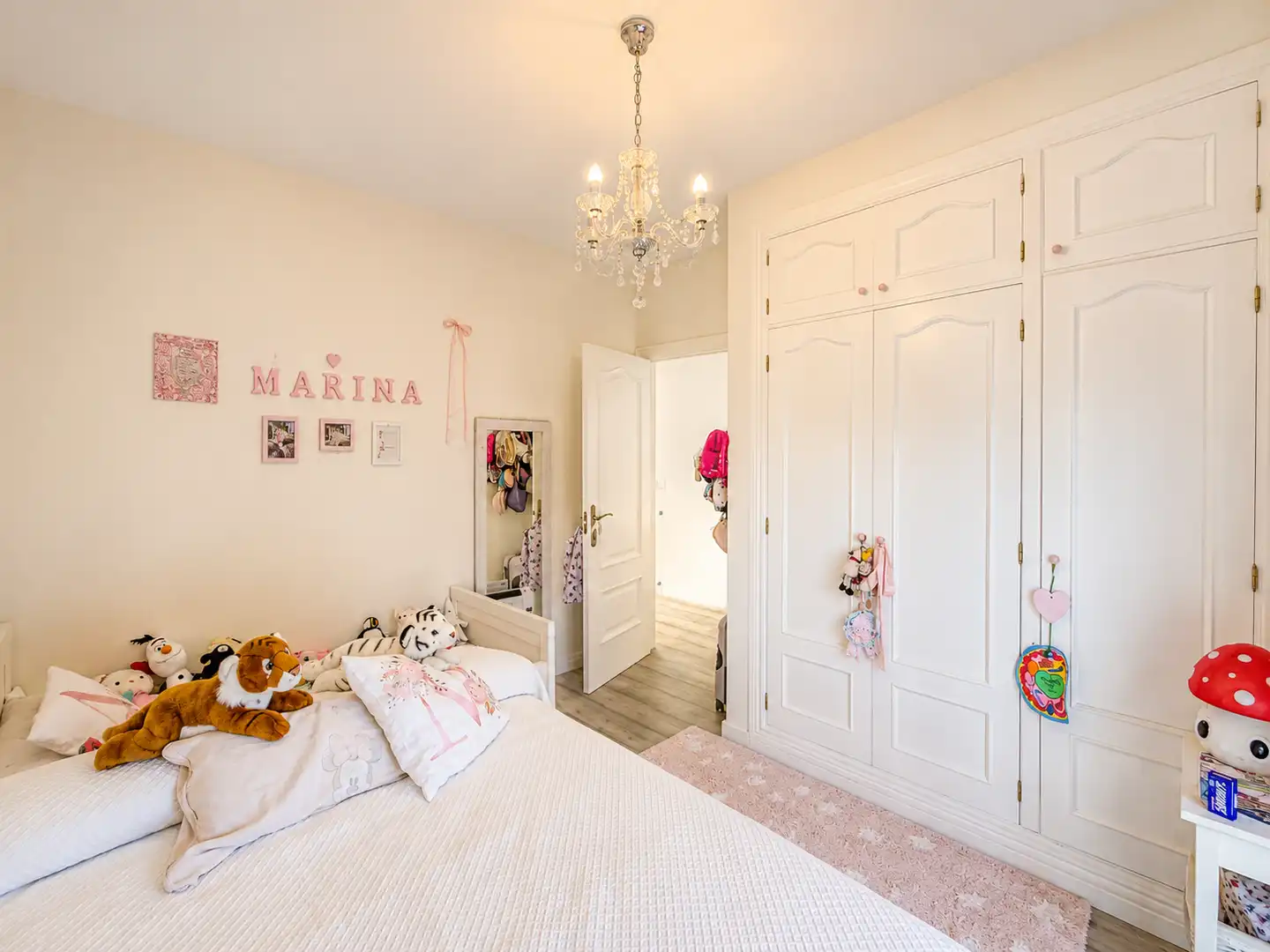 Habitación de Casa o chalet en venta en Alhaurín de la Torre con Aire acondicionado, Calefacción y Jardín privado