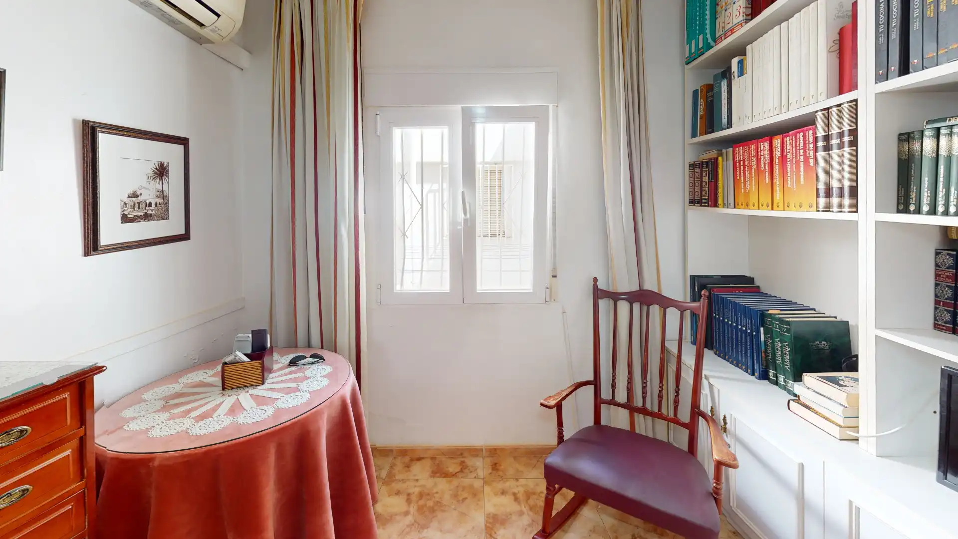 Habitación de Piso en venta en Almería con Aire acondicionado, Amueblado y Horno